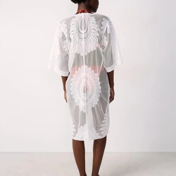 FINAL SALE - Etam White Sheer Lace Kimono Cover-Up size S/M - Picture 4 of 5